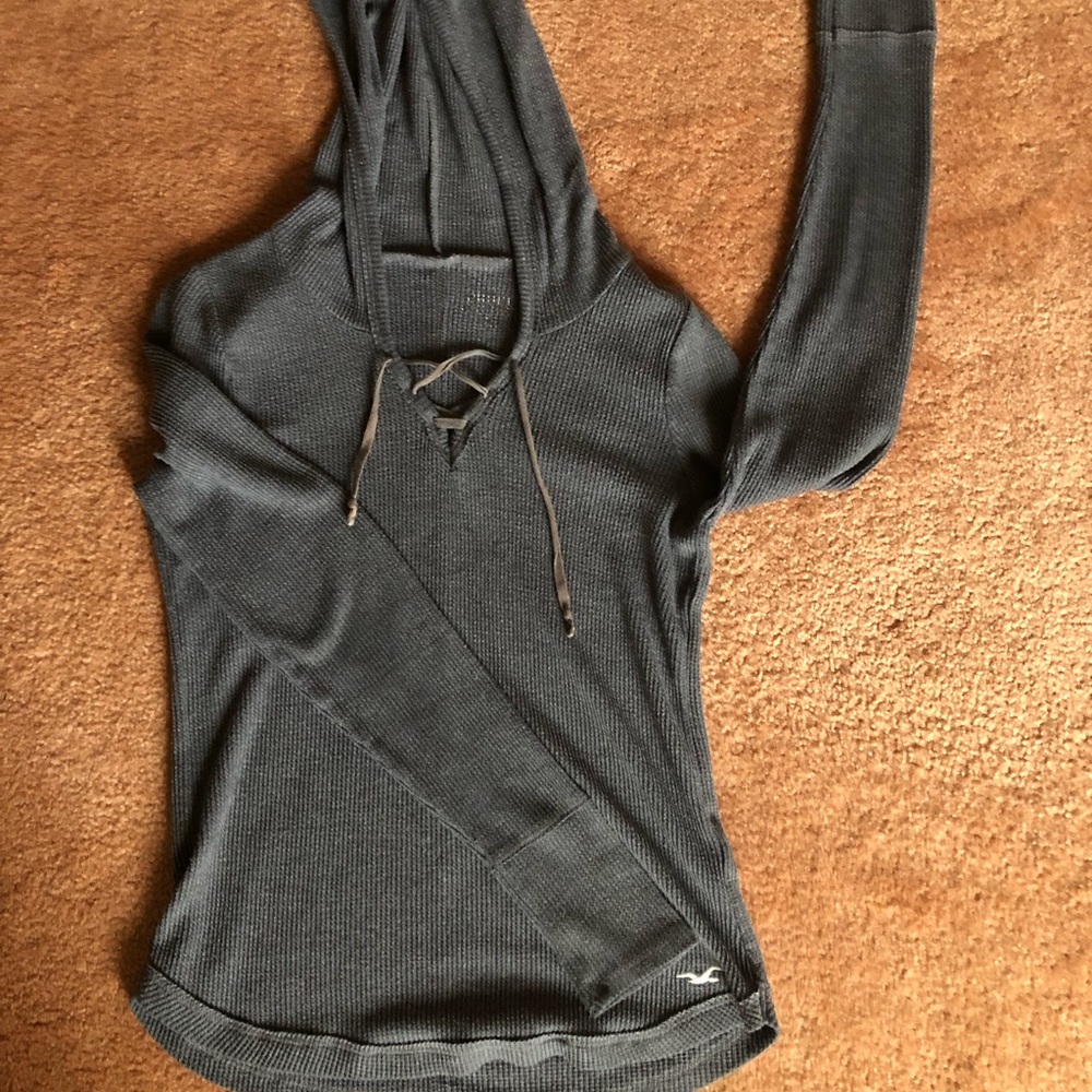 hollister hooded long sleeve